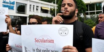 Studio shock della BBC: giovani arabi sempre meno religiosi, in Tunisia il record