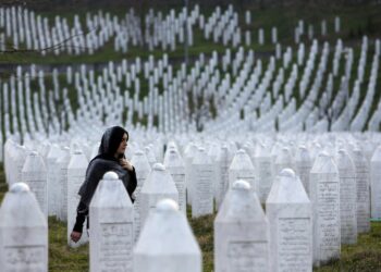 Srebrenica, il genocidio dei musulmani europei. Oggi più che mai abbiamo il dovere di ricordare il più grande massacro avvenuto in Europa dalla fine della Seconda Guerra Mondiale