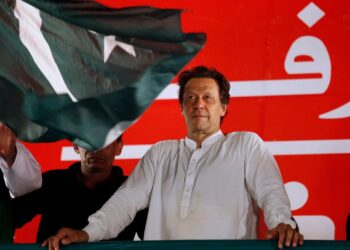 Il piano rivoluzionario di Imran Khan per sconfiggere la povertà in Pakistan