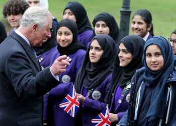 Otto scuole islamiche fra le 20 migliori del Regno Unito. Le scuole islamiche occupano i primi tre posti della classifica su un totale di 6500 istituti