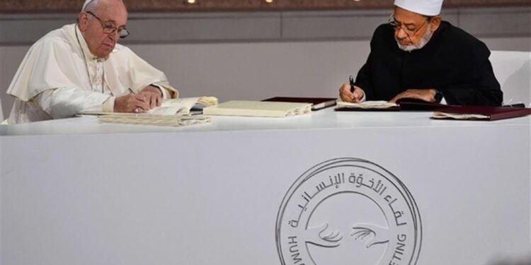 Col patto di Abu Dhabi il Papa entra a gamba tesa nel conflitto che spacca il mondo islamico