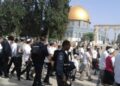 Centinaia di coloni israeliani irrompono nel complesso della moschea di Al-Aqsa per celebrare Yom Kippur