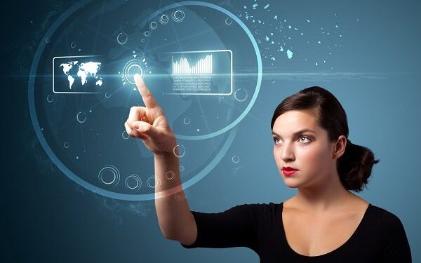 Le donne tagliate fuori dal potere tecnologico: una ricetta per cambiare