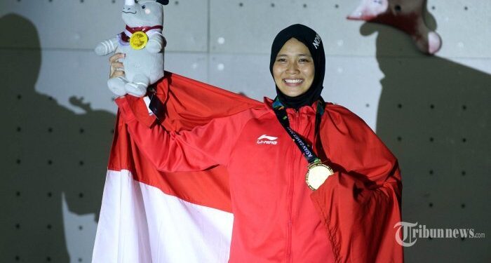 Spiderwoman col hijab: Aries frantuma il record mondiale di arrampicata. Fa parte di una generazione di sportive musulmane che va oltre tutti i pregiudizi