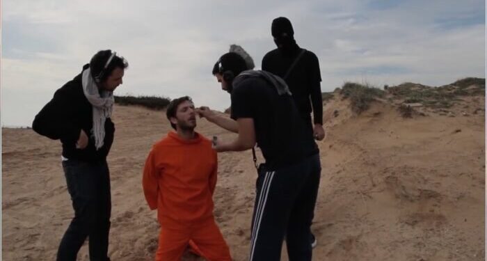 Gli USA hanno speso mezzo miliardo di dollari per produrre video fake di Al Qaeda. Tutto Dimenticato