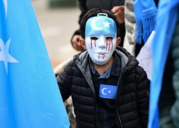 In Cina un milione di musulmani uiguri in campi di concentramento, repressione, torture e moschee distrutte mentre il mondo osserva in silenzio