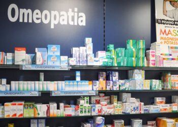 Nel suo sfogo scomposto contro l’omeopatia Burioni dimostra di non sapere di cosa parla