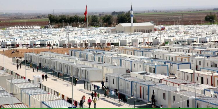 La Turchia ospita 4 milioni di siriani, potrebbe davvero aprire le porte verso l’Europa e sarebbe un disastro