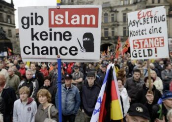 Dichiarato lo stato di emergenza a Dresda, il neonazismo è sempre più islamofobo e violento