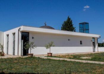 “Progettavano attentato contro la Moschea di Colle Val D’Elsa”: arrestati 12 estremisti