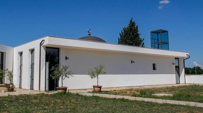 “Progettavano attentato contro la Moschea di Colle Val D’Elsa”: arrestati 12 estremisti