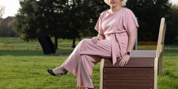 Follia Gender: ostetrica cacciata per un post, solo le donne partoriscono aveva scritto