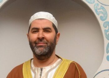 Contro di me vendetta di funzionari dei servizi svizzeri, l’imam di Lugano accusa: cittadinanza negata perché ho rifiutato di diventare un informatore