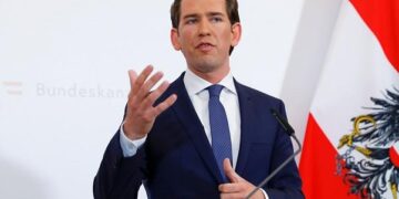 In Austria Kurz vieta il hijab a scuola, permessi invece kippah e turbante sikh