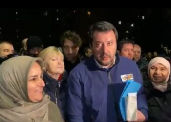 Al Pilastro a scortare Salvini anche due musulmane velate-LE IMMAGINI
