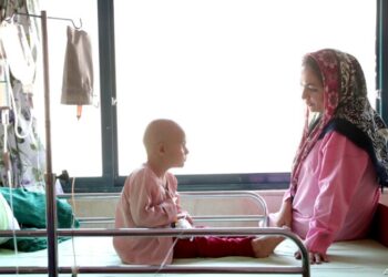 I bambini iraniani rischiano la morte per le sanzioni USA, mancano farmaci e attrezzature mediche