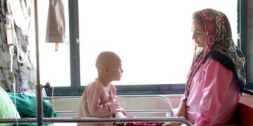 I bambini iraniani rischiano la morte per le sanzioni USA, mancano farmaci e attrezzature mediche