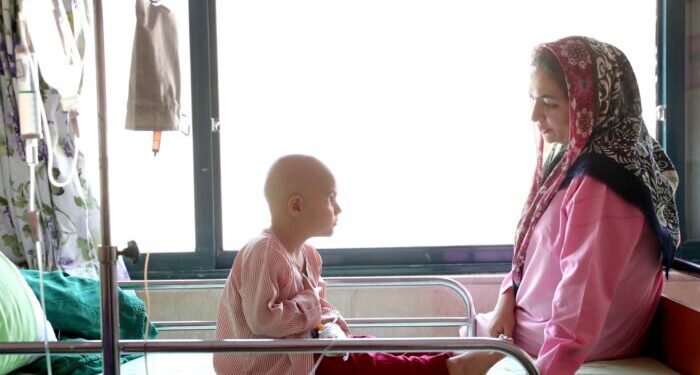 I bambini iraniani rischiano la morte per le sanzioni USA, mancano farmaci e attrezzature mediche