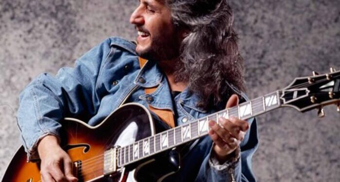 Cinque anni fa ci lasciava Pino Daniele, un cantante di Blues Mediterraneo