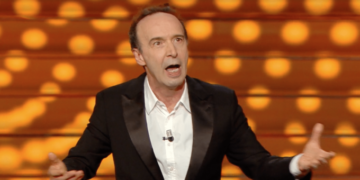 Benigni, l’attacco al sacro e la propaganda gay del Festival di Sanremo