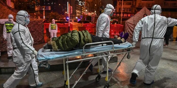 Il Coronavirus ferma la corsa della Cina verso l’egemonia: ipotesi di guerra biologica