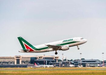 Vi racconto come sono tornato dalla Francia con un aereo della Farnesina