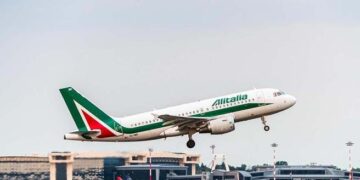 Vi racconto come sono tornato dalla Francia con un aereo della Farnesina