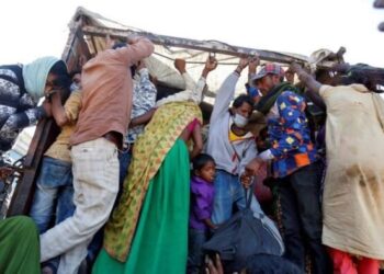 Modi chiede perdono agli indiani poveri: molti di voi perderanno il lavoro per le misure anti-contagio