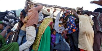 Modi chiede perdono agli indiani poveri: molti di voi perderanno il lavoro per le misure anti-contagio