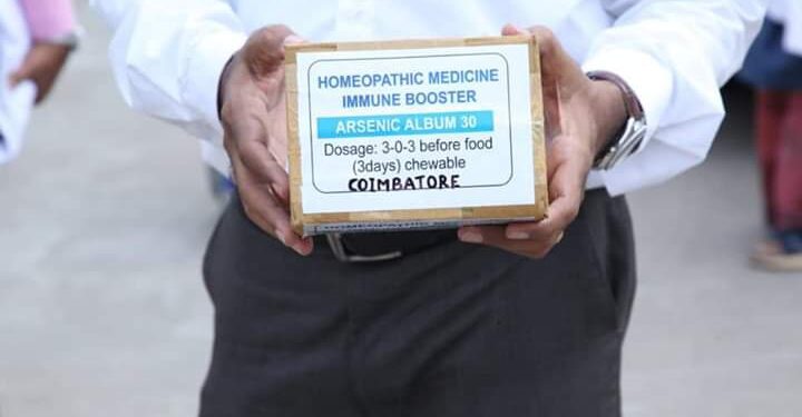 Il governo del Kerala distribuisce farmaci omeopatici contro il Coronavirus