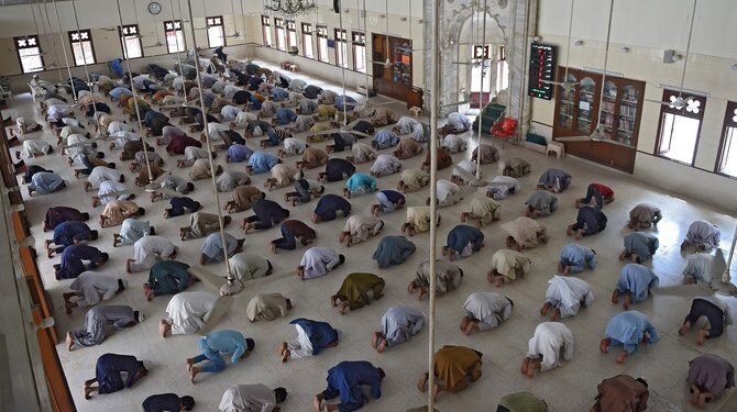 Da lunedì 18 maggio riaprono i luoghi di culto, ecco le regole