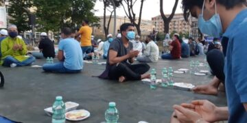 A Roma i musulmani riprendono le preghiere per gli ultimi giorni di Ramadan