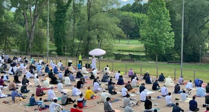 Fine Ramadan: musulmani in preghiera in tutta Italia-IMMAGINI