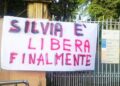 Lo striscione per Silvia Romano al Parco Trotter di Milano-VIDEO