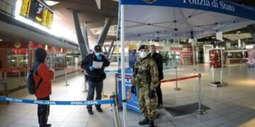 L’anarchia napoletana soffocata dalla maschera del virus