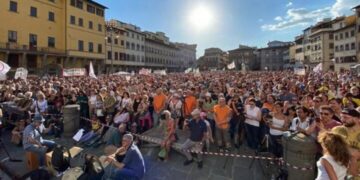 Chi c’era e cosa chiede davvero la piazza di Firenze sui vaccini-L’Intervista