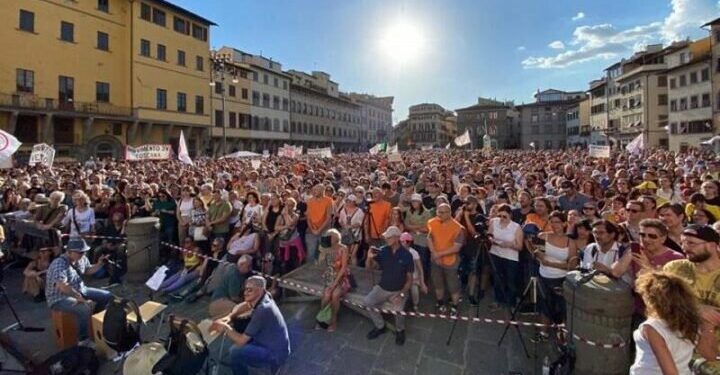 Chi c’era e cosa chiede davvero la piazza di Firenze sui vaccini-L’Intervista