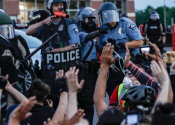 Addestrati dagli israeliani gli agenti che hanno ucciso Floyd