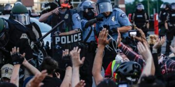 Addestrati dagli israeliani gli agenti che hanno ucciso Floyd