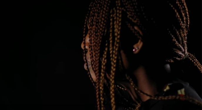 Parlar di statue e dimenticare la realtà della tratta di minorenni africane, così funziona la nuova contestazione