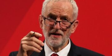 Prima intervista da ex per Corbyn: accuse di antisemitismo per infangarmi