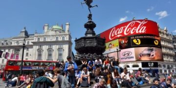 A Londra il progetto di moschea a Picadilly Circus scatena la reazione della destra islamofoba