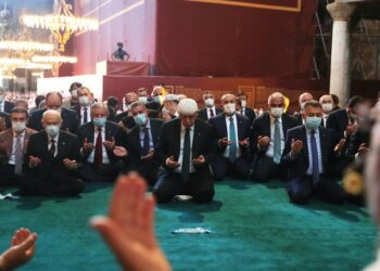 Ecco cos’ha detto ad Aya Sofia il Mufti nel primo venerdì di preghiera