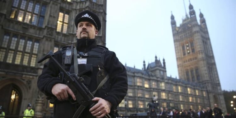 I musulmani britannici nel mirino dell’ UK Terrorism Act: viola lo Stato di diritto