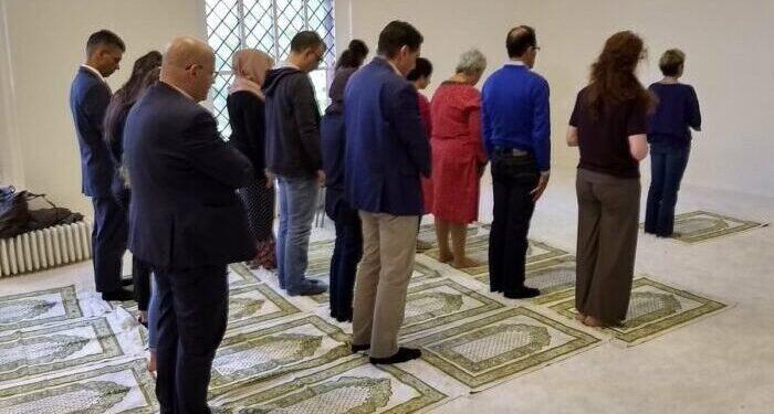 Silvia Aisha e Aya Sofia hanno aperto il vaso di Pandora su esperti e musulmani colonizzati