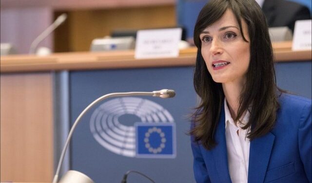 L’Europa presenta il Piano per l’istruzione digitale: il covid spinge la didattica a distanza