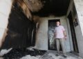 I coloni israeliani incendiano una moschea in Palestina
