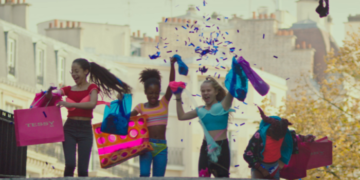 Polemiche su film netflix Cuties: sessualizza le bambine e demonizza Islam e cultura africana