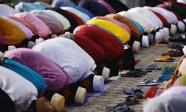 La preghiera del venerdì non significa moschea abusiva: la Cassazione da ragione ai musulmani di Oggiono