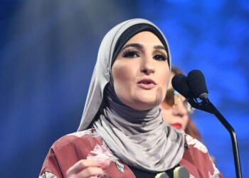 Biden rinnega l’attivista democratica Linda Sarsour per aver promosso il BDS contro Israele